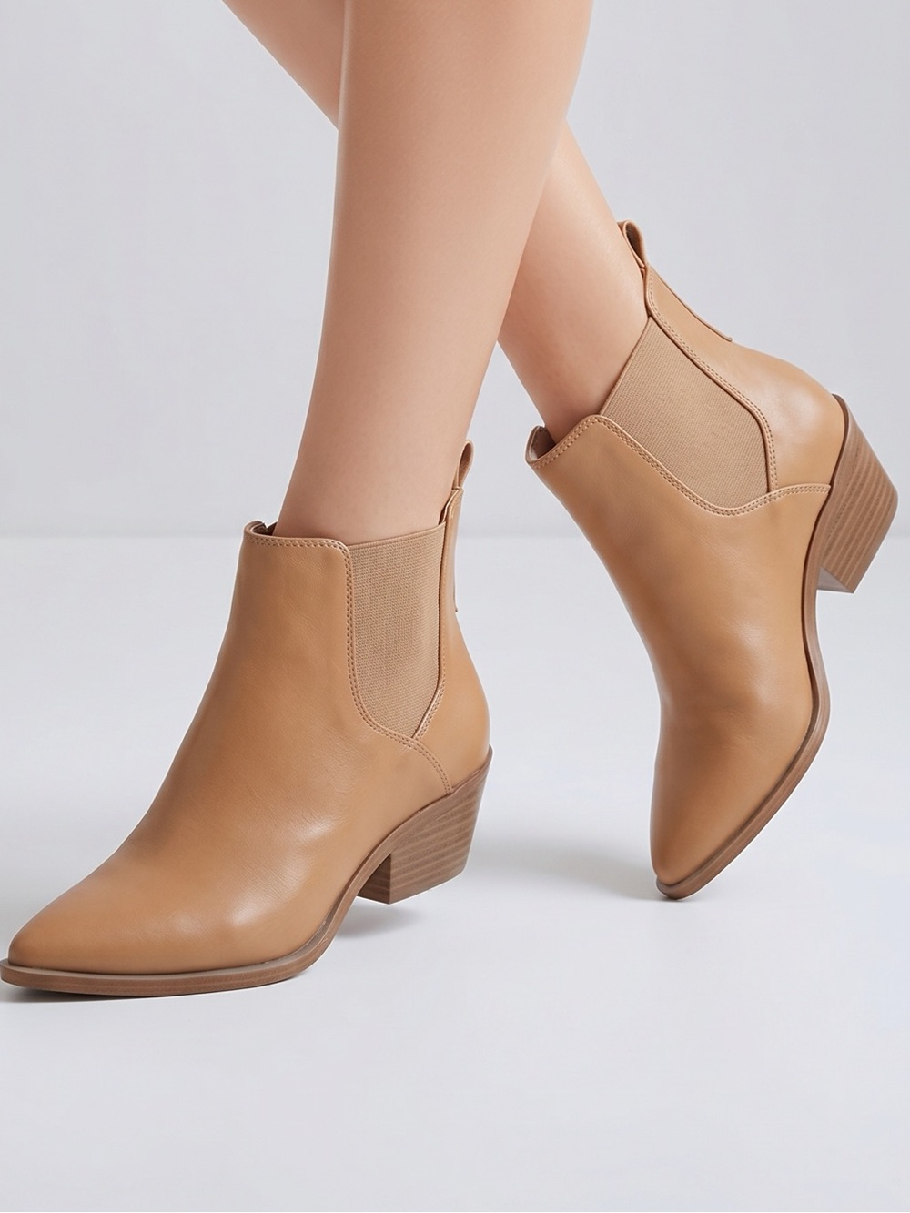 UNIVERSAL threads tan ankle boots size 6 pointed toe cowboy heel‎ side gussets